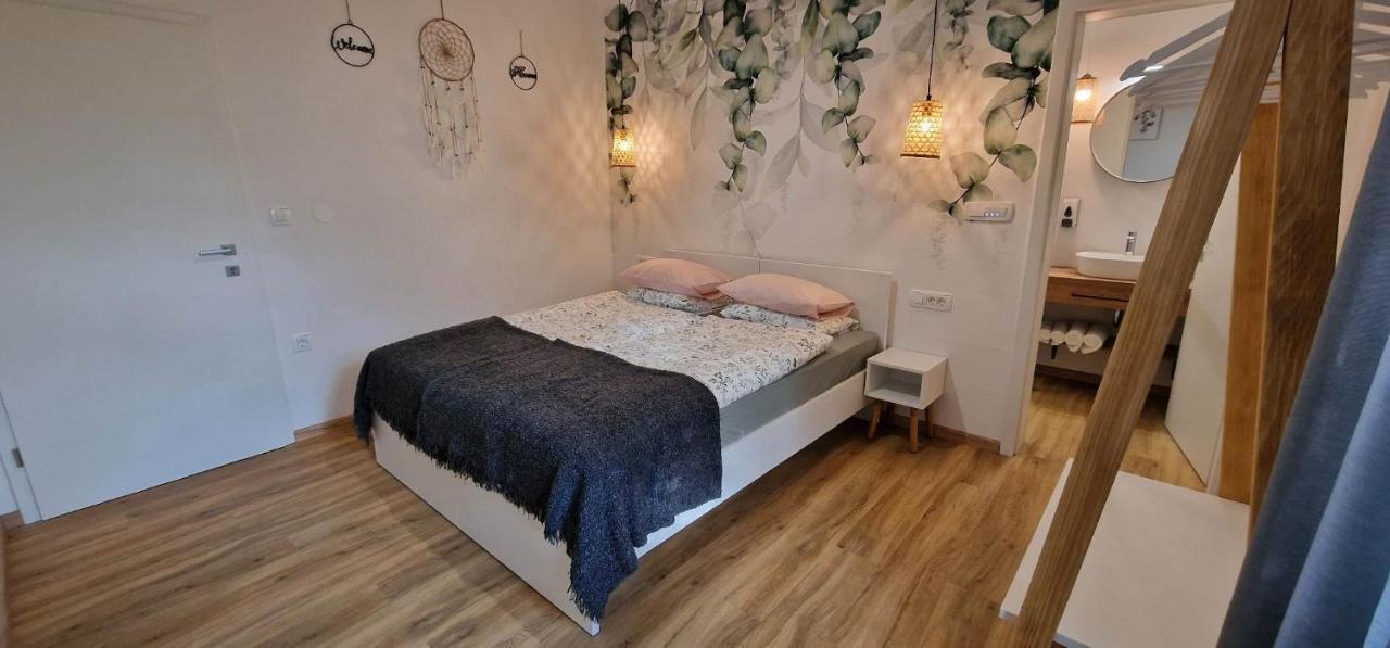Hotel Samarin Crnomelj Екстер'єр фото