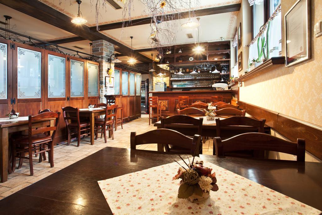Hotel Samarin Crnomelj Екстер'єр фото