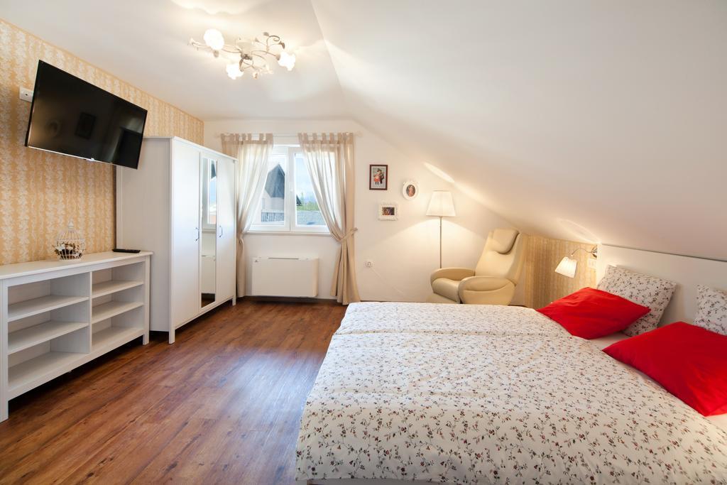 Hotel Samarin Crnomelj Екстер'єр фото
