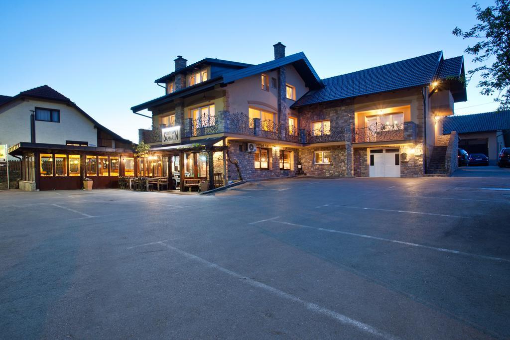 Hotel Samarin Crnomelj Екстер'єр фото